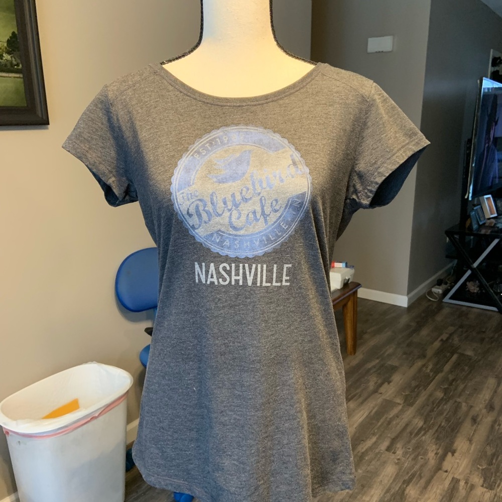 Short sleeve T-shirt bluebird café from Nashville Tennessee size large